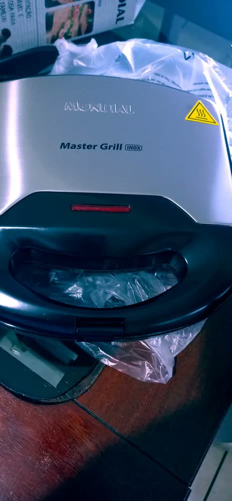 foto de Sanduicheira Mondial Master Grill Mondial 750W S-20