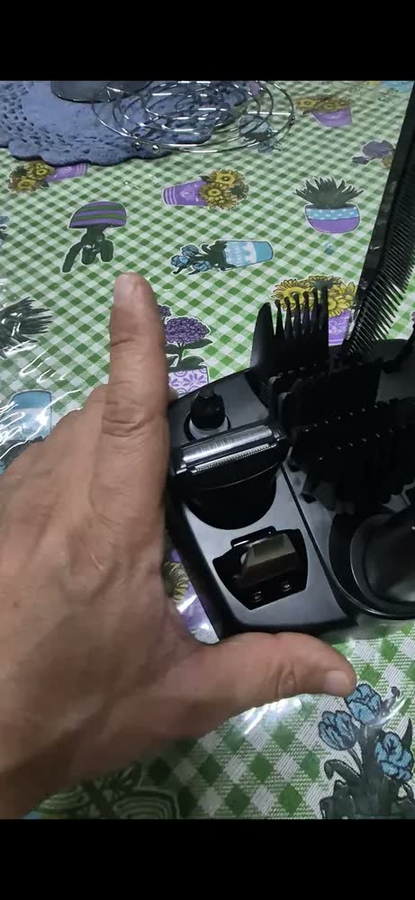 foto de Aparador de Pelos Super Groom 10 Mondial 6W Bivolt BG-03