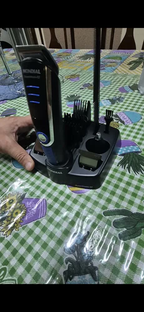 foto de Aparador de Pelos Super Groom 10 Mondial 6W Bivolt BG-03