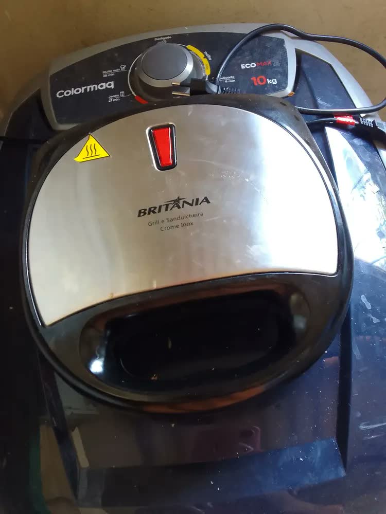 foto de Grill E Sanduicheira Britânia Crome Inox 750w
