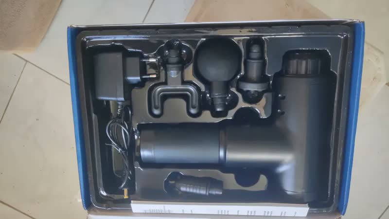 foto de Massageador Elétrico Pistola Liberação Miofascial Relaxante Cor Preto