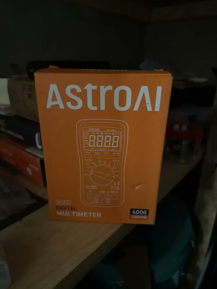 foto de Multímetro Digital Astroai Trms 4000C Com Voltímetro 600v Cc/ca E Variação Automática Rápida Mede Com Precisão A Tensão,a Corrente,a Resistência E A Capacitância