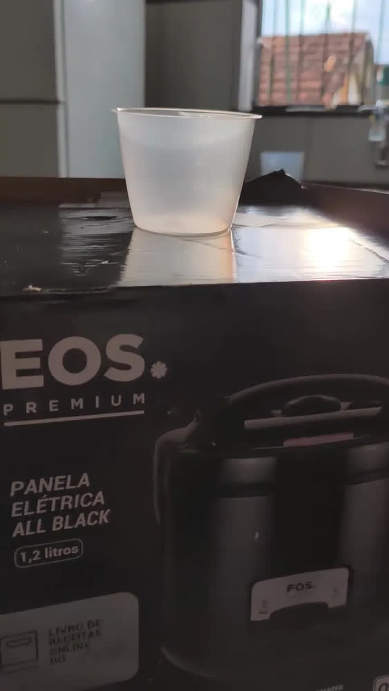 foto de Panela Elétrica De Arroz Eos 5 Xícaras Preta