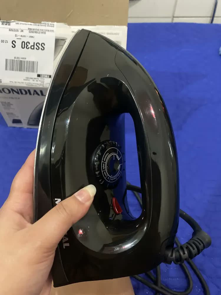 foto de Ferro de Passar a Seco Mondial 1200W - FSN-55-B