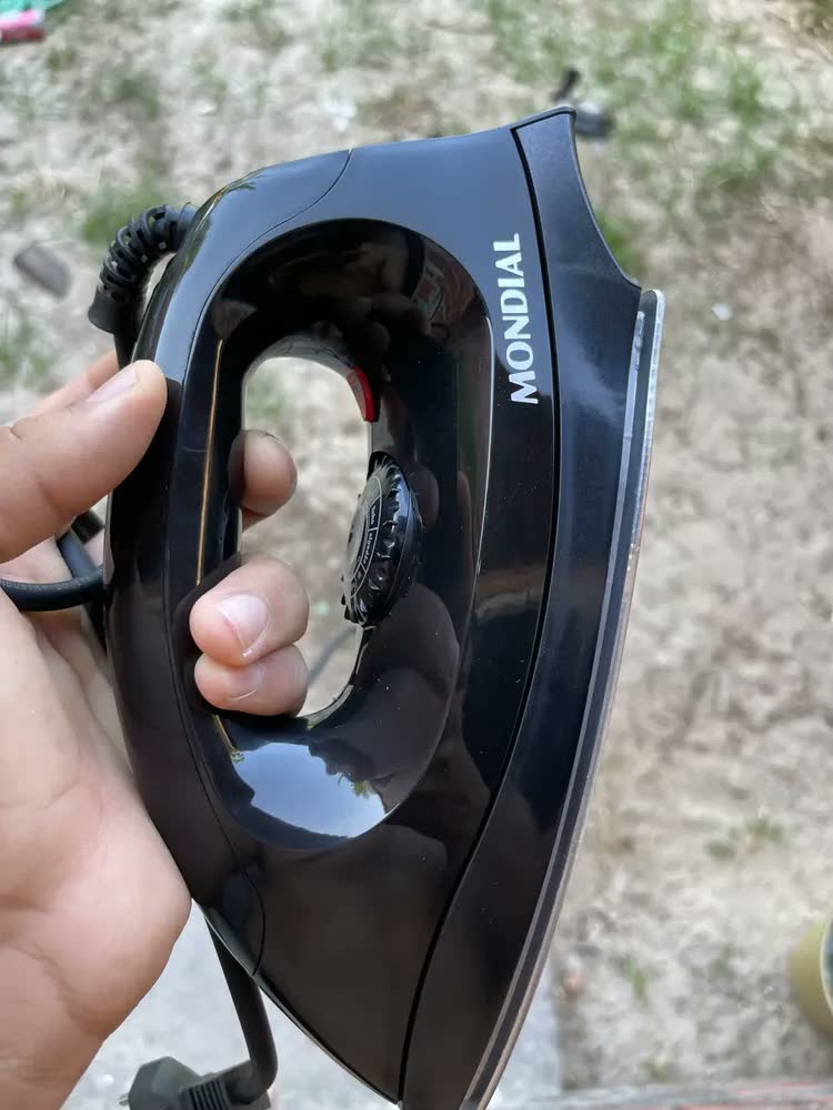 foto de Ferro de Passar a Seco Mondial 1200W - FSN-55-B