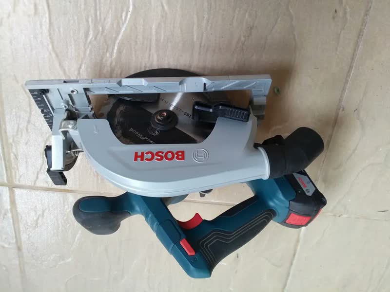 foto de Serra Circular Sem Fio Bosch Gks 185-li Disco Standard