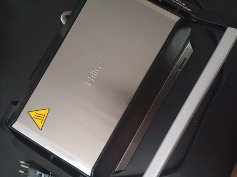 foto de Grill E Sanduicheira PGR21PI Maxx Clean 1000W Cinza Philco