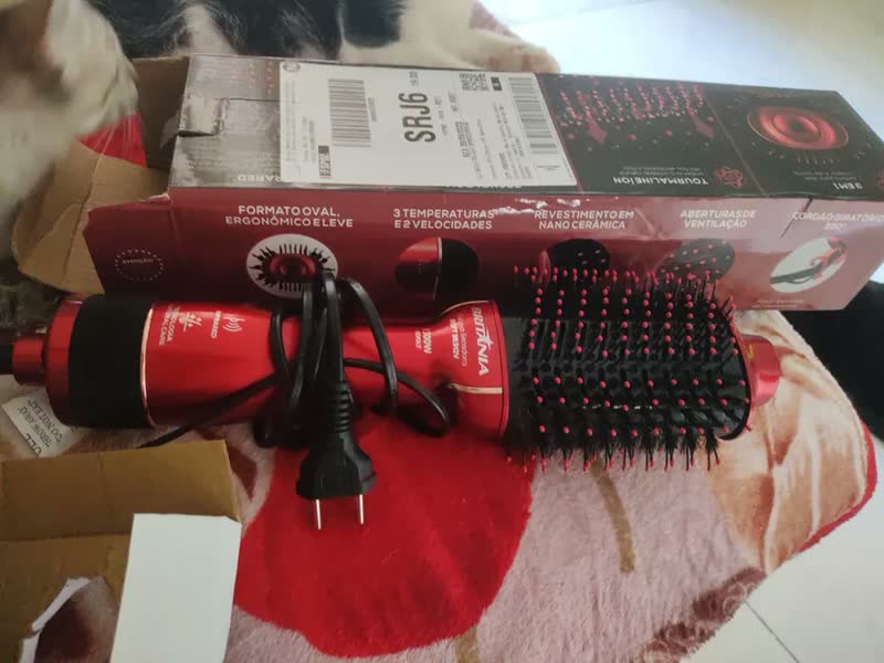 foto de Escova Secadora Alisadora Modeladora Britânia 1300w Bilvolt