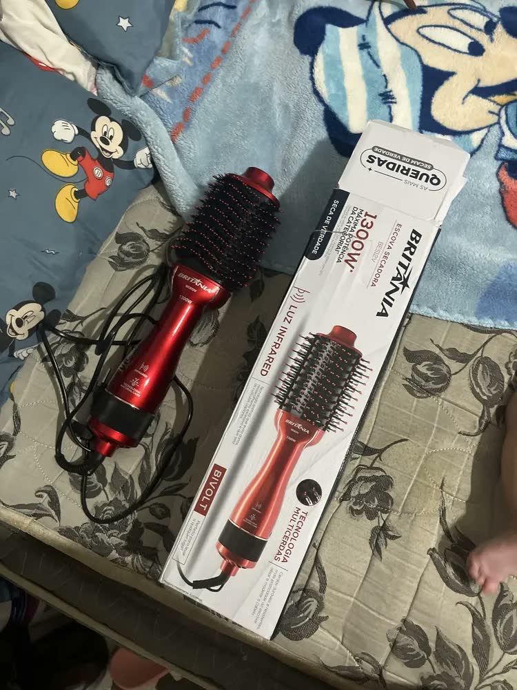 foto de Escova Secadora Alisadora Modeladora Britânia 1300w Bilvolt