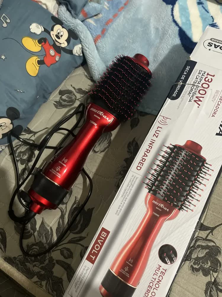 foto de Escova Secadora Alisadora Modeladora Britânia 1300w Bilvolt