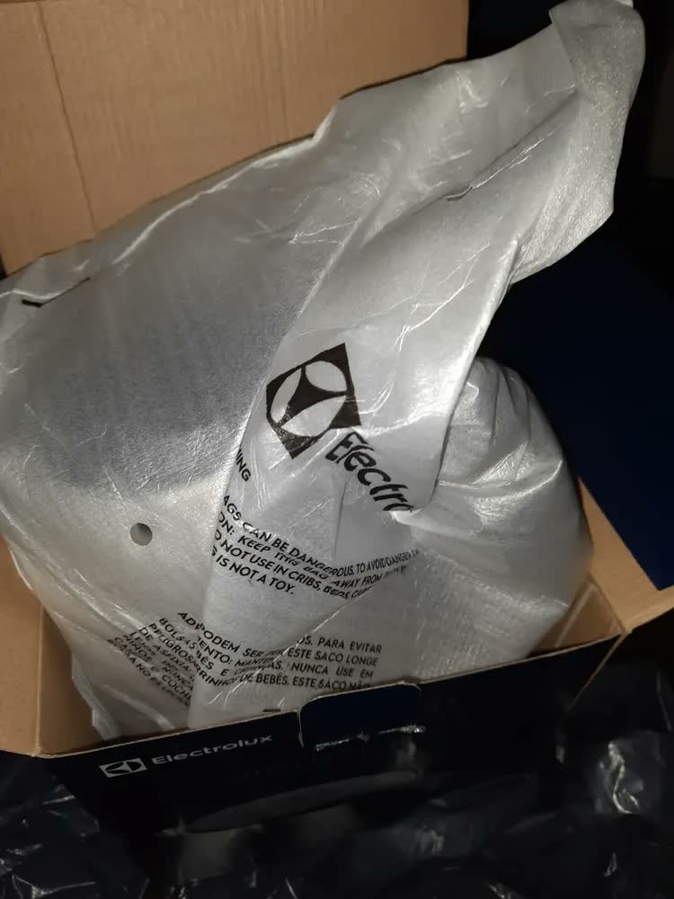foto de Electrolux EEK10 Chaleira Elétrica Com 1200W, 1,8L Cor Prata -