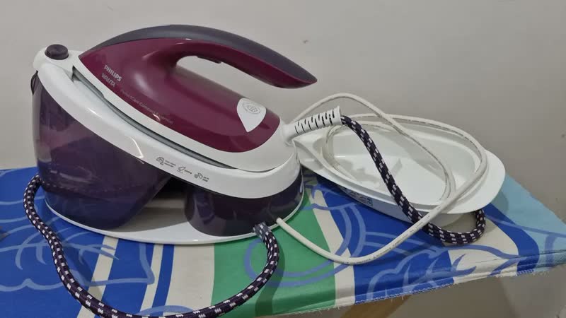 foto de Ferro A Vapor Perfectcare Compact Polishop Philips Cor Violeta