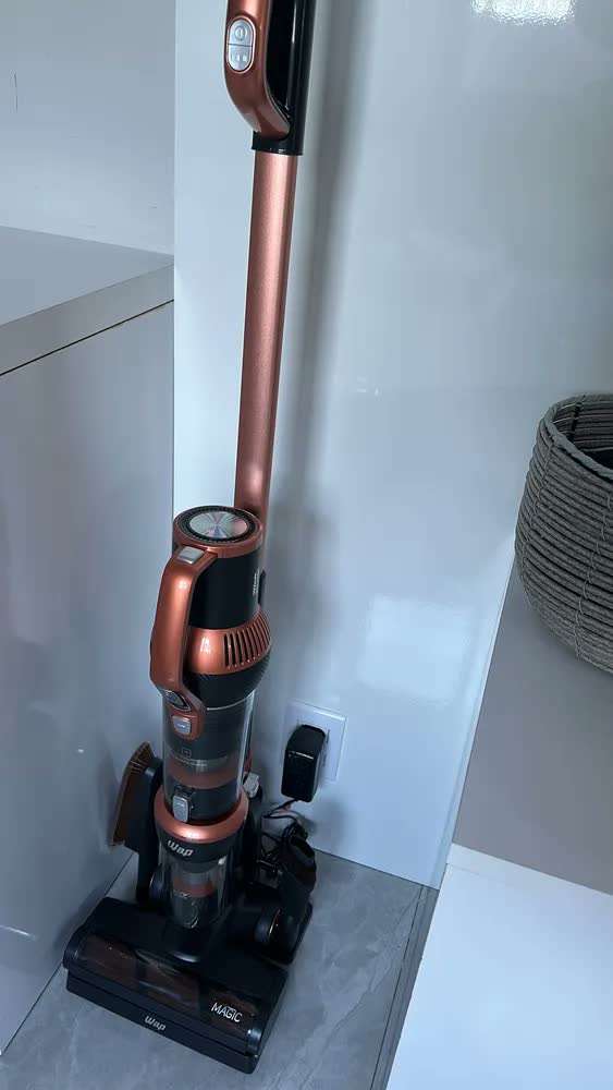 foto de Aspirador de Pó Vertical Sem Fio WAP Magic com Tecnologia Luz UV-C 450W
