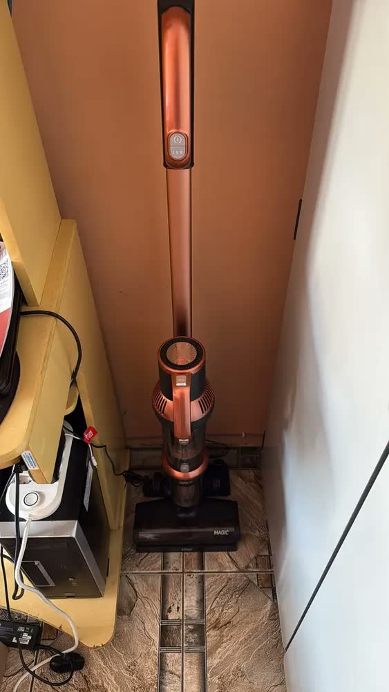 foto de Aspirador de Pó Vertical Sem Fio WAP Magic com Tecnologia Luz UV-C 450W