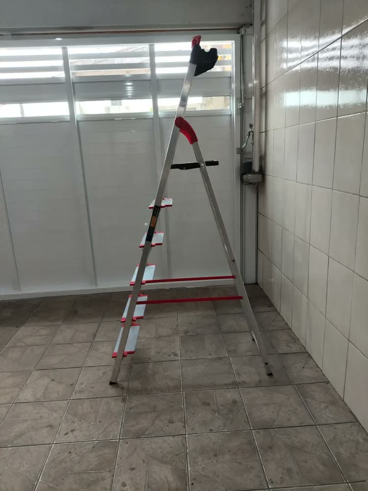 foto de Escada de alumínio Alumasa modelo comfort 6 degraus forte