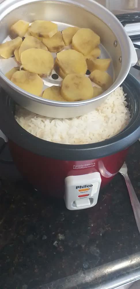 foto de Panela Elétrica Multifuncional Ppa3v Vermelho Philco