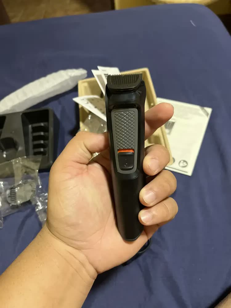 foto de Aparador De Pelos Barbeador Philips Multigroom 6 Em 1 Mg3711