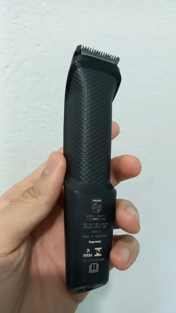 foto de Aparador De Pelos Barbeador Philips Multigroom 6 Em 1 Mg3711