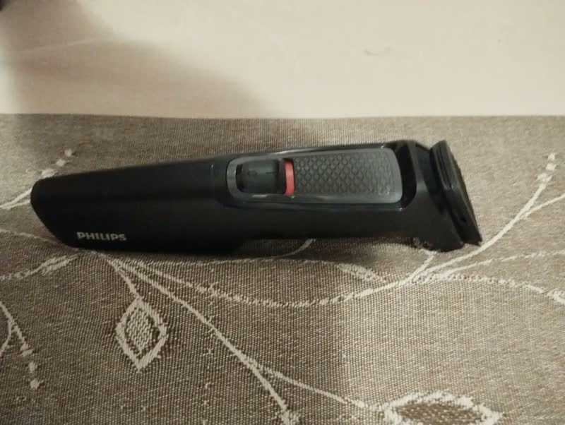 foto de Aparador De Pelos Barbeador Philips Multigroom 6 Em 1 Mg3711