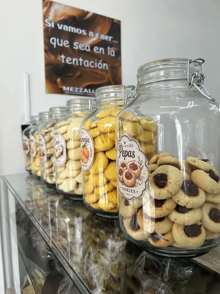foto de Pote De Vidro Com Tampa Hermético 5 Litros Pepino Conserva