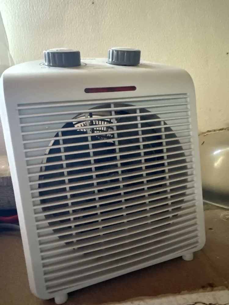 foto de WAP Air Heat FW009371 Aquecedor Elétrico Portátil 3 em 1 220V Potência 2000W Triplo Sistema Segurança