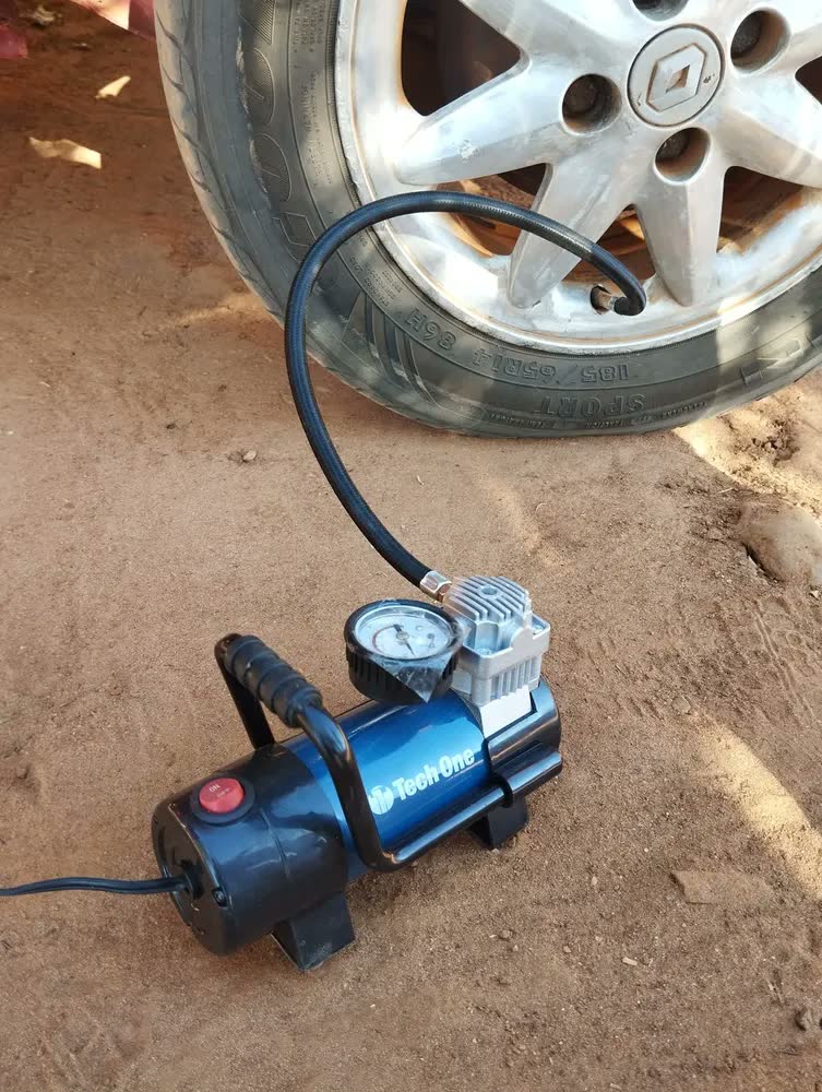 foto de Compressor De Ar Mini Elétrico Portátil Tech One Turbo