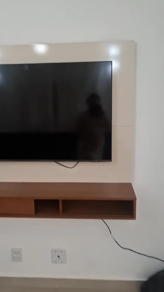 foto de Painel para TV até 60 Polegadas Ripado com Nichos DJ Móveis Bento Freijó Off White