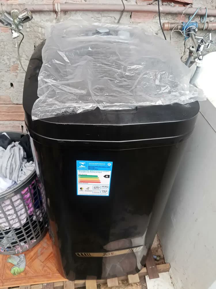 foto de Tanquinho Newmaq Plus 20.5kg Semiautomático Turbilhonamento Cor Preto