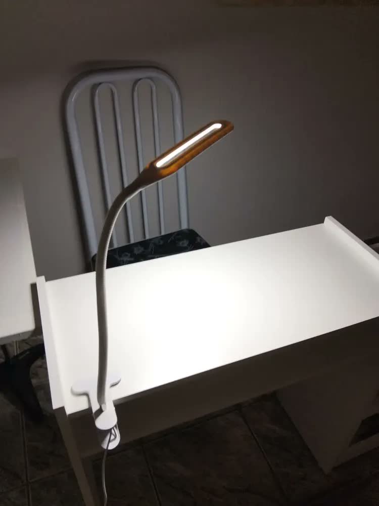 foto de Luminaria Ajustavel De Mesa Manicure Com Lampada De Led Cor da estrutura Branco B7makeup