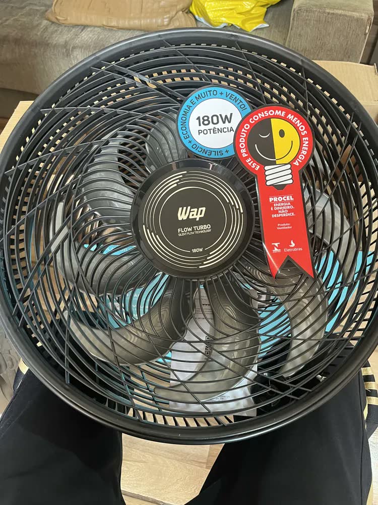 foto de Ventilador de Coluna Silencioso WAP Flow Turbo 180W 8 Pás com Ajuste de Altura e 3 Velocidades
