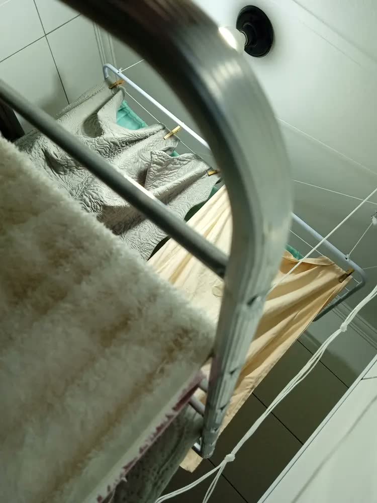 foto de Varal De Teto Alumínio 1,20m Resistente Cor Cinza - Mor