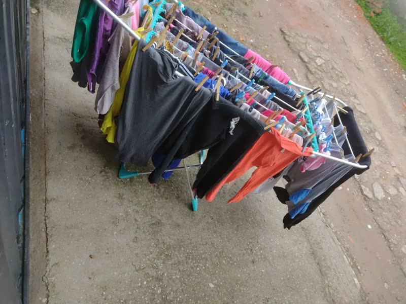 foto de Varal roupas de chão com abas portatil grande nao enferruja cor Prata aluminio Gibafer