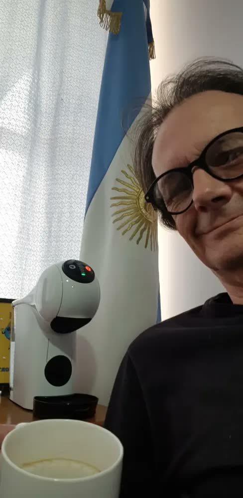 foto de Cafeteira Nestlé Dolce Gusto Genio S Cinza Dgs6