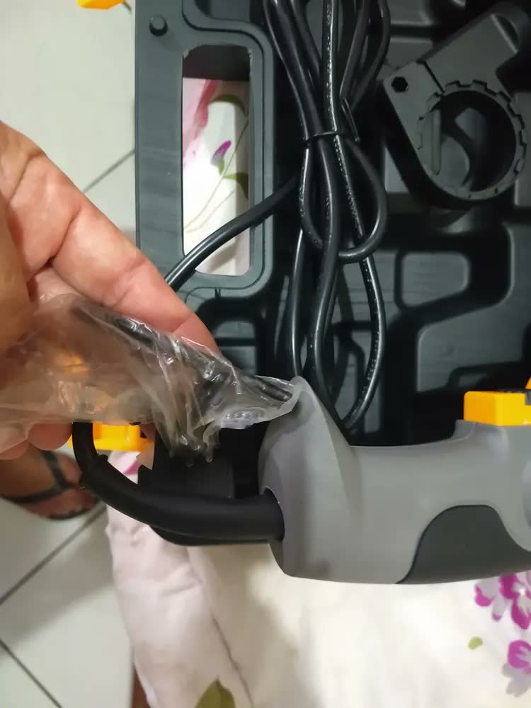 foto de Furadeira E Parafusadeira De Impacto E Maleta Wap EFPI1000 Cor Cinza