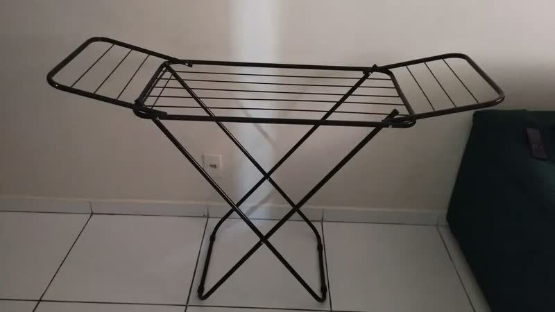foto de Varal de Chão Retrátil Branco Cps Similar Mor Aço Asas Desdobráveis