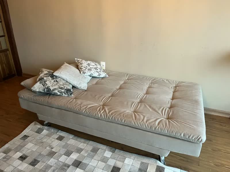 foto de Sofá Cama Mobly Premium Diván Marrom