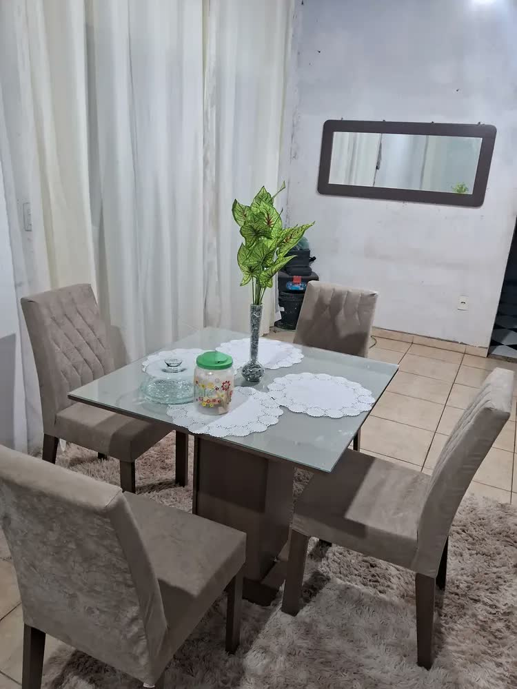 foto de Sala Jantar Estofada Mesa Tampo Vidro 4 Cadeiras Madesa Anaju Rci Cor Rustic/Crema/Imperial MDJA0401387GSIM
