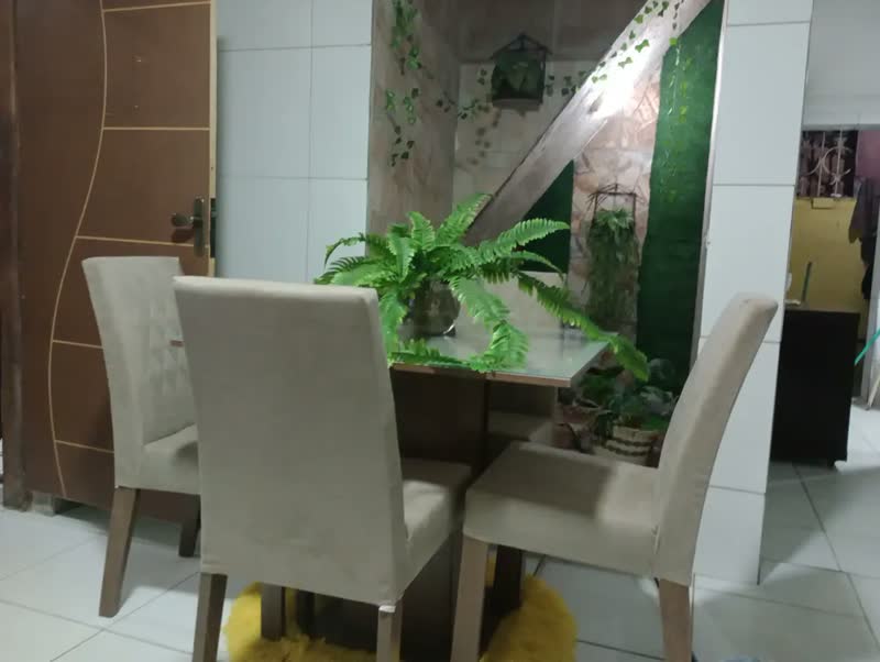 foto de Sala Jantar Estofada Mesa Tampo Vidro 4 Cadeiras Madesa Anaju Rci Cor Rustic/Crema/Imperial MDJA0401387GSIM