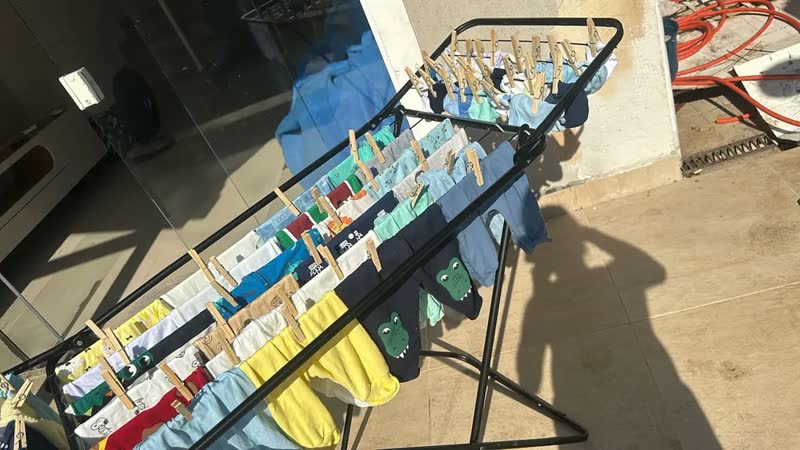 foto de Varal de Chão Dobrável Maxeb 80x50cm Aço Branco Retrátil