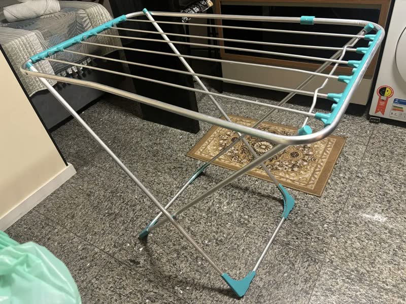 foto de Varal De Chão Alumínio Portátil Gibafer Grande 100x90x60