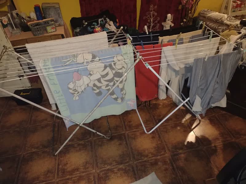 foto de Varal De Chão Mor Maxi Estrutura Em Tubo E Arames De Aço Branco