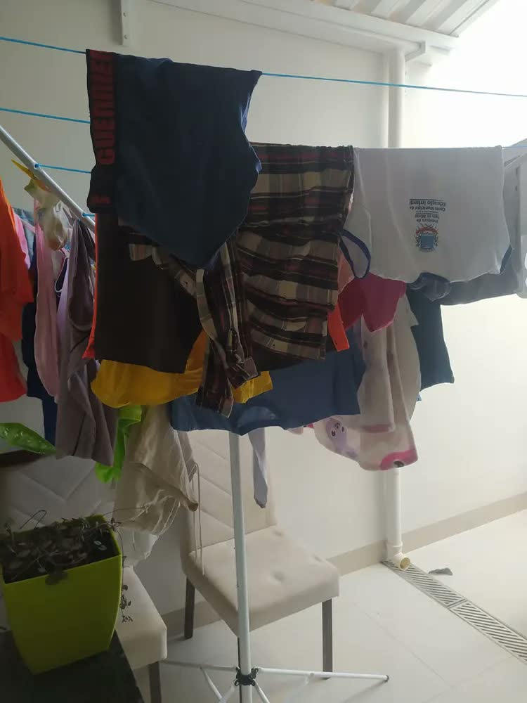 foto de Varal De Chão Giratório 7 Cordas Grande Ferro Varal Sul Branco