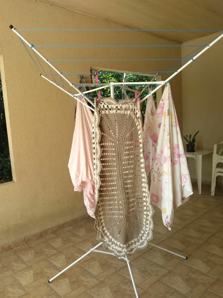 foto de Varal De Chão Giratório 7 Cordas Grande Ferro Varal Sul Branco