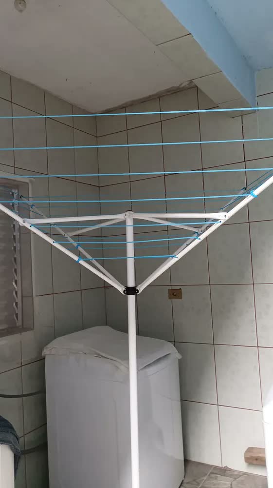 foto de Varal De Chão Giratório 7 Cordas Grande Ferro Varal Sul Branco