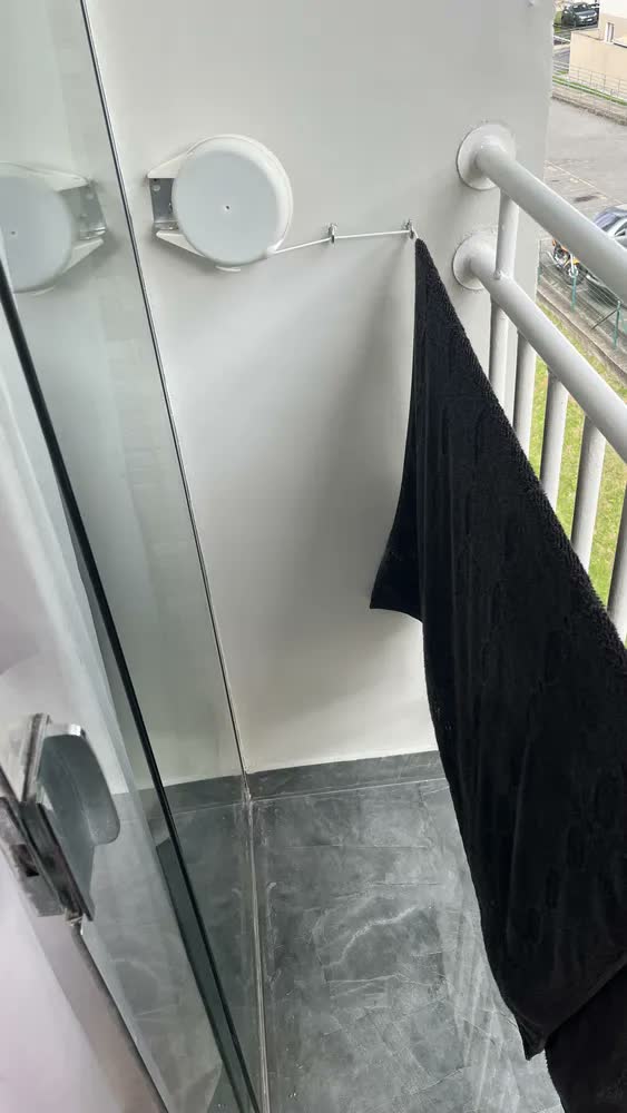 foto de Varal Retrátil Multiangular Sublime Mor - 1 Corda 12 Metros