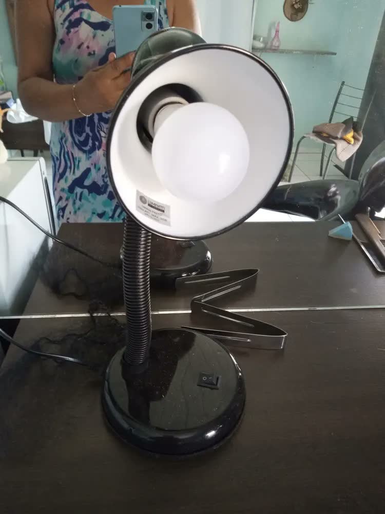 foto de Luminatti - Luminária De Mesa Viking Preta - Lm406 Cúpula Preto Estrutura Preto