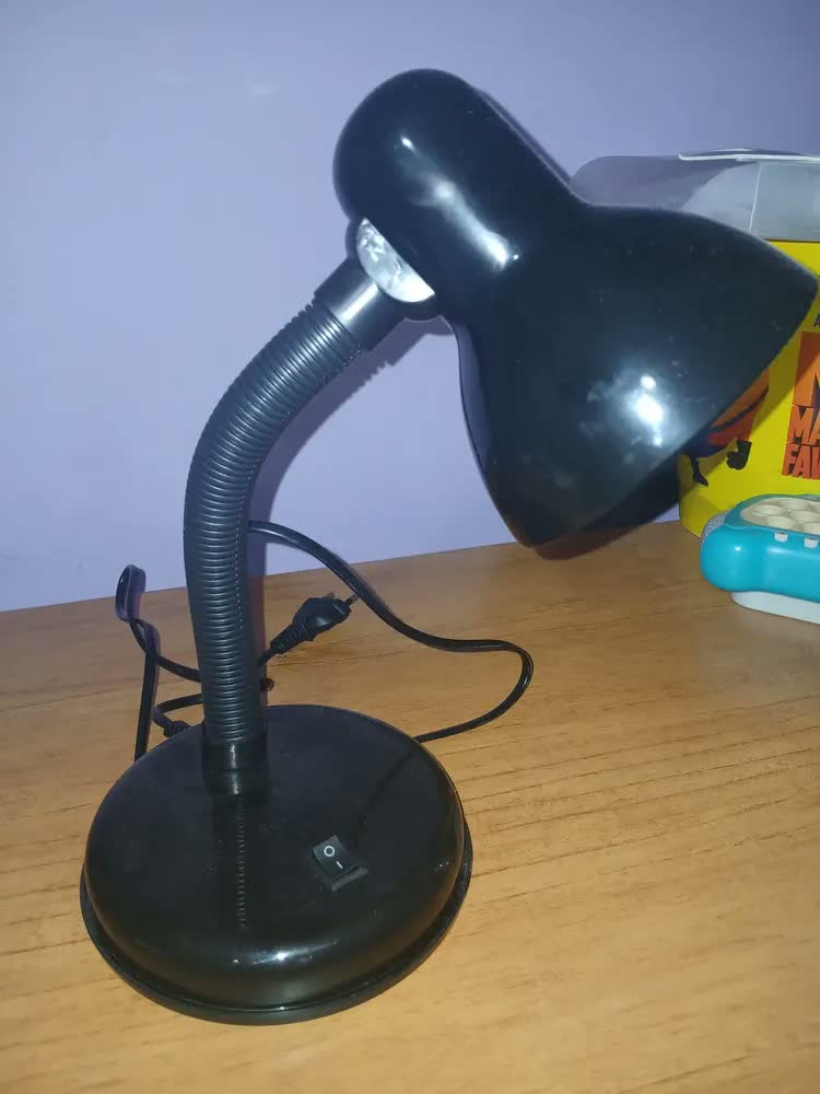 foto de Luminatti - Luminária De Mesa Viking Preta - Lm406 Cúpula Preto Estrutura Preto