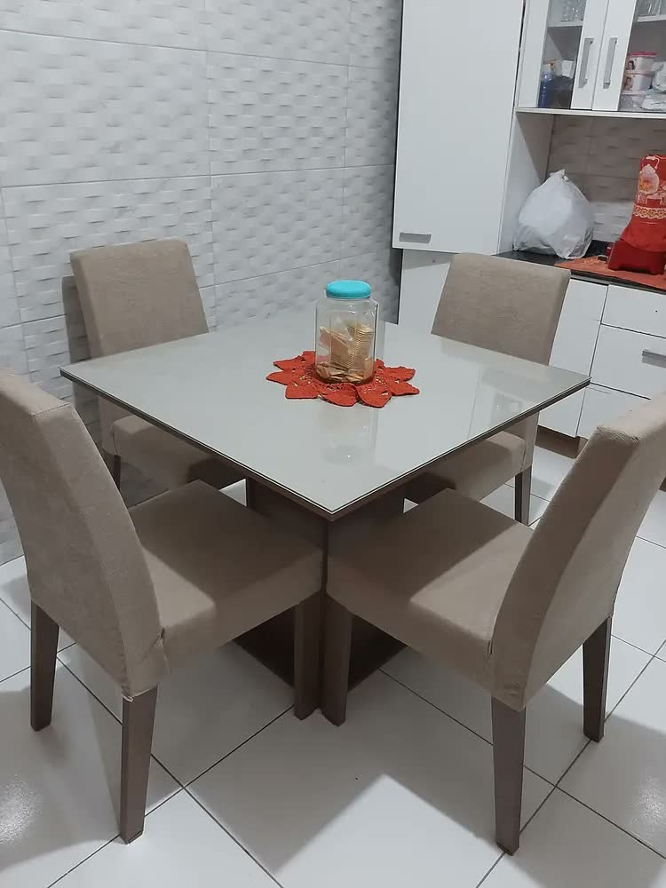 foto de Sala De Jantar Estofada Madesa Evelin Mesa Tampo Vidro Com 4 Cadeiras Cor Rustic/Crema/Imperial MDJA0401037GSIM