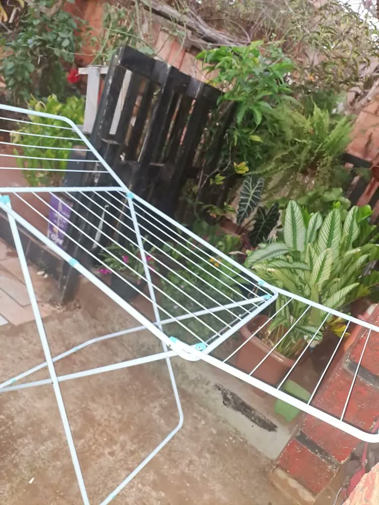 foto de Varal De Chão Com Abas Dobrável 155cm 6005 Mor Cor Branco