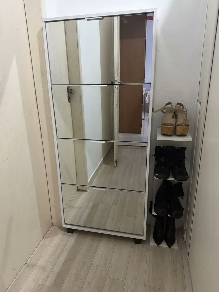 foto de Sapateira Moderna Rede Móveis Pequim 4 Gavetas Espelhada MDF/MDP Marrom